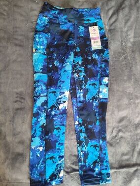 NWT POP Fit Blue Camo Active cropped Leggings
